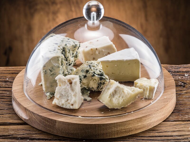 Как хранить сыр в холодильнике