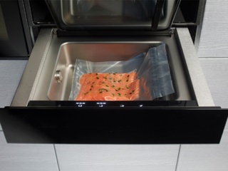 Выдвижной ящик на направляющих в вакууматоре ASKO