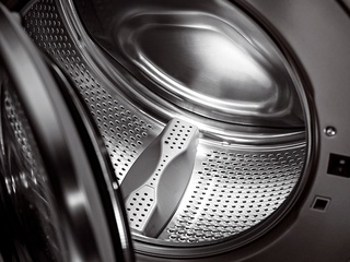 Какой бак лучше: пластиковый или металлический?