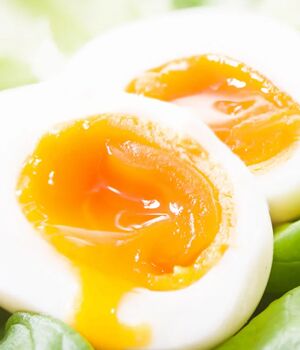 В яйцах много холестерина