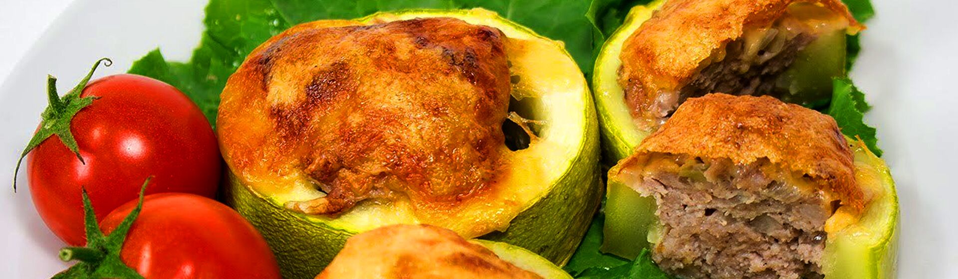 Кабачки в духовке с фаршем и сыром